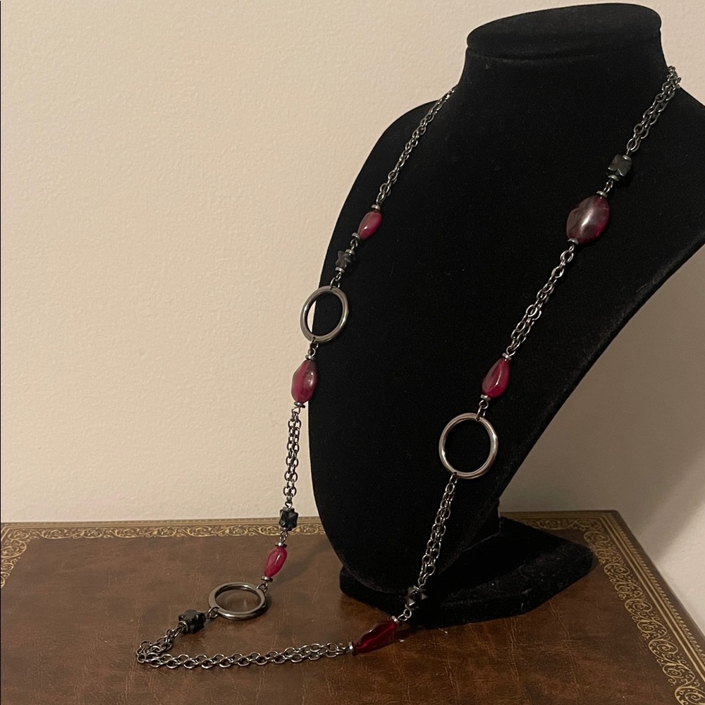 🍄Retired Lia Sophia “Rouged” Hematite & Red Glass Beaded Necklace